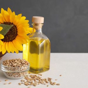 روغن آفتابگردان معمولی با غلظت بالایی از اسید لینولئیک و به دنبال آن اسید اولئیک مشخص  می شود.